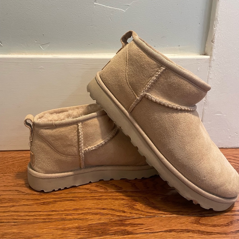 UGG ultramini driftwood boots, size 7